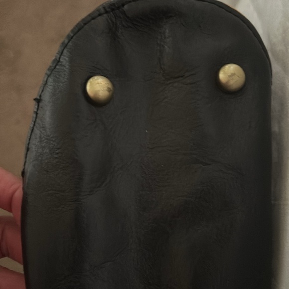 Patricia Nash leather, bucket bag. - Picture 8 of 9